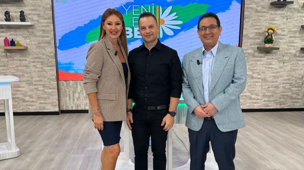 Yağmur Atacan'dan Pınar Altuğ'a sürpriz!