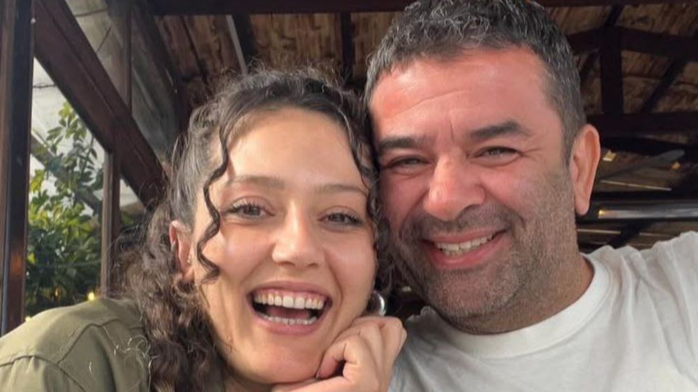 Bülent Şakrak, sevgilisi Duygu Arabacıoğlu ile aşkını ilan etti!