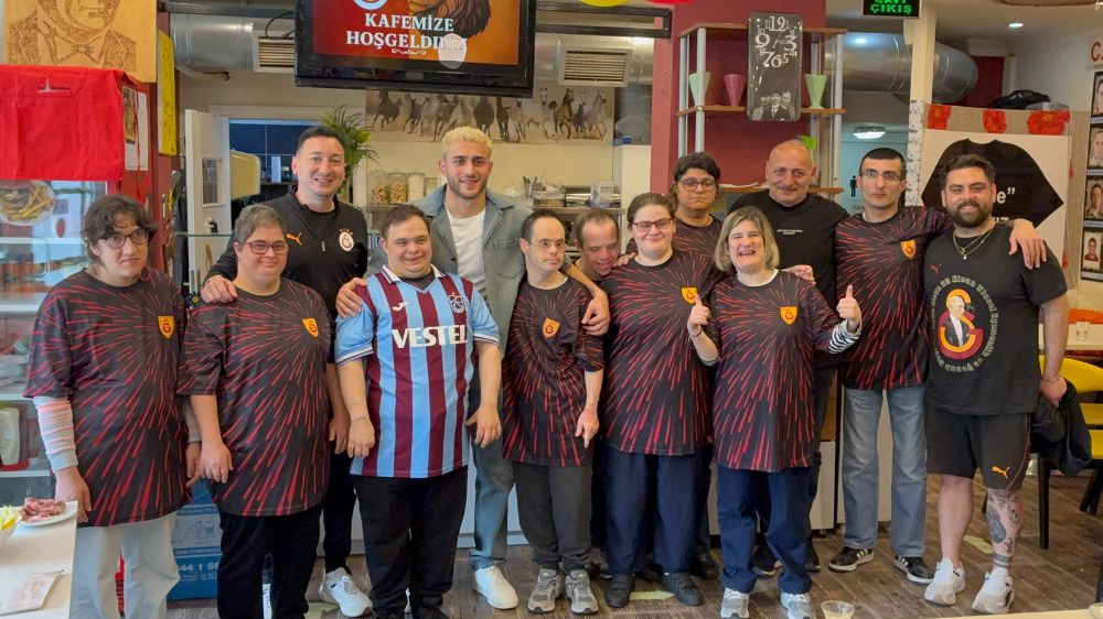 Barış Alper Yılmaz'dan Down Cafeye Destek!