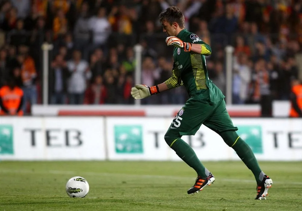 Galatasaray'da Kaleci Muslera Gol Attı!
