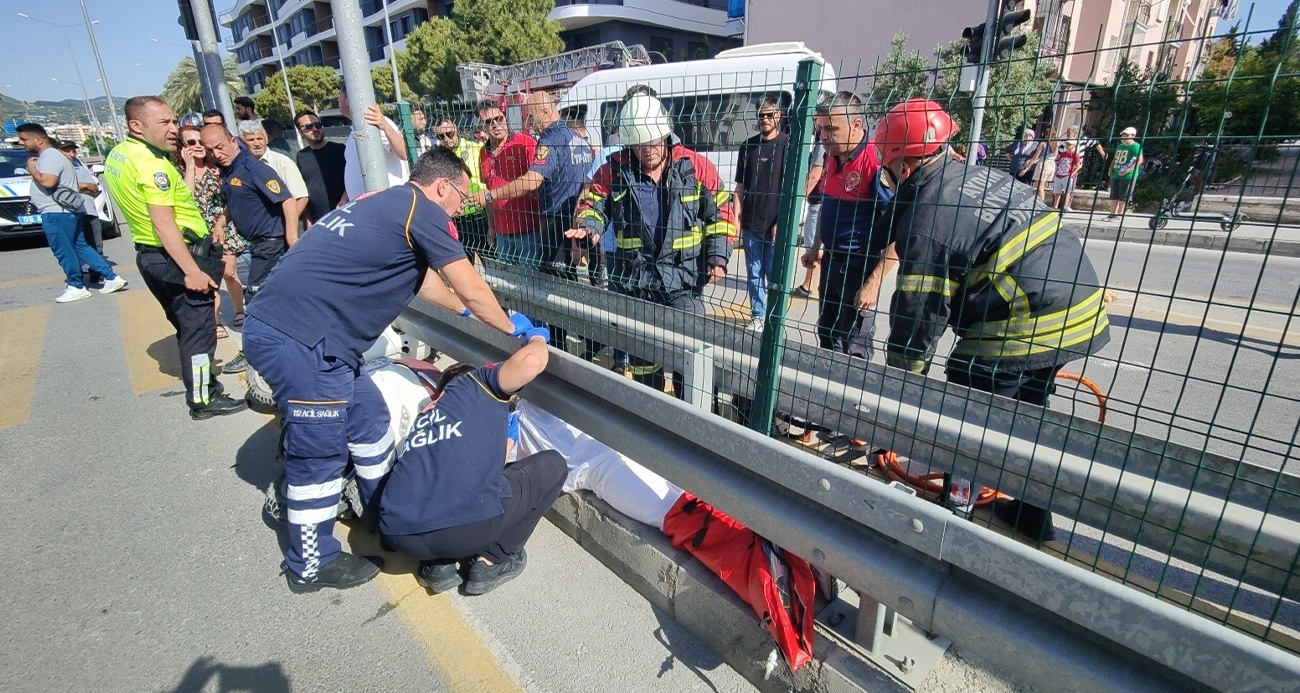 Aydın'da Motosiklete servis aracı çarptı: 1’i ağır 2 yaralı