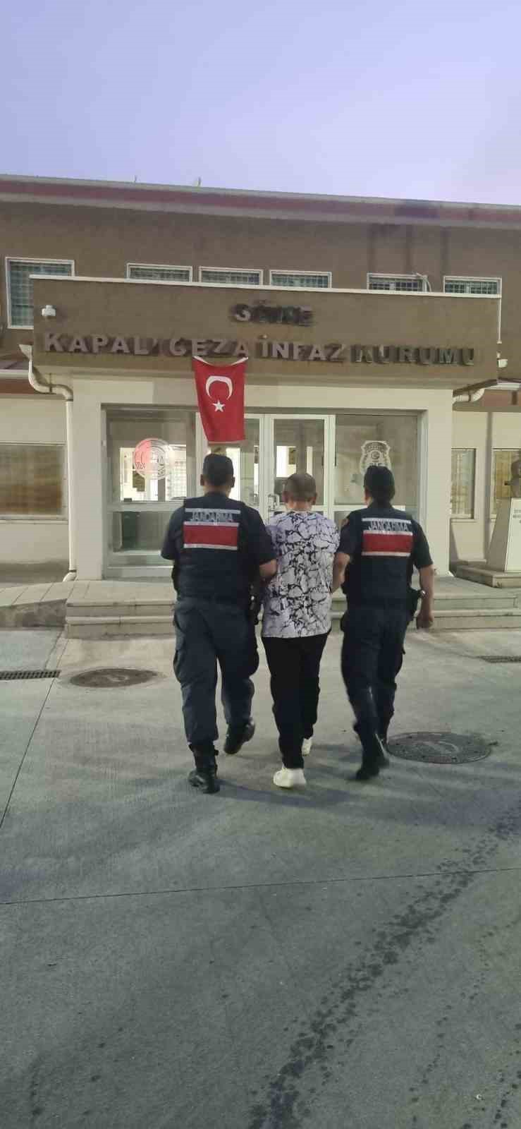 Aydın’da bir ayda 195 aranan şahıs jandarmadan kaçamadı 
