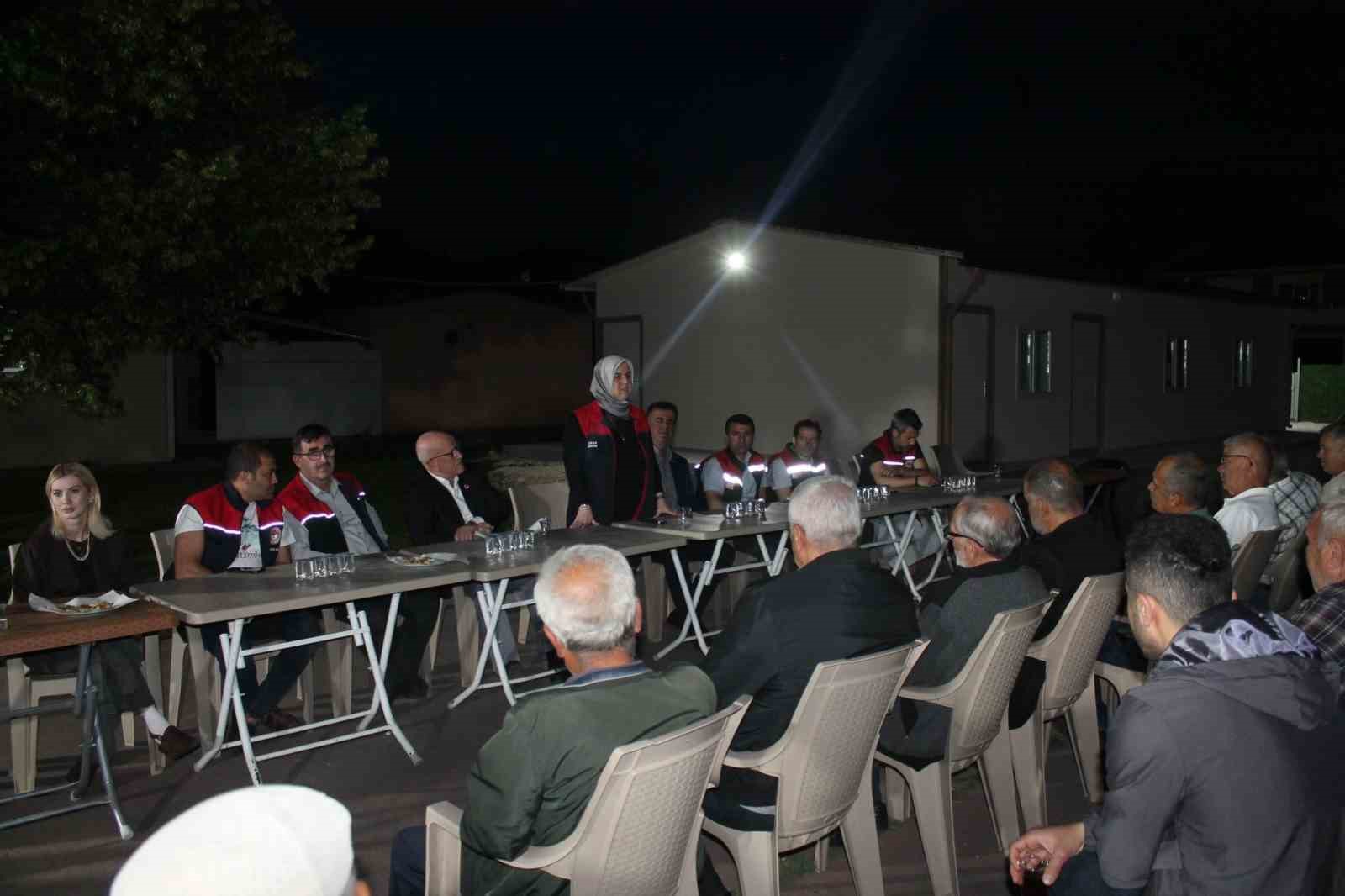 Çiftçiler zararlılara karşı bilgilendirildi 