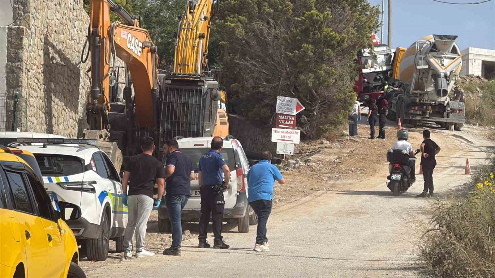 Beton mikseri ile kayan kamyonetin arasında kalan sürücü hayatını kaybetti 
