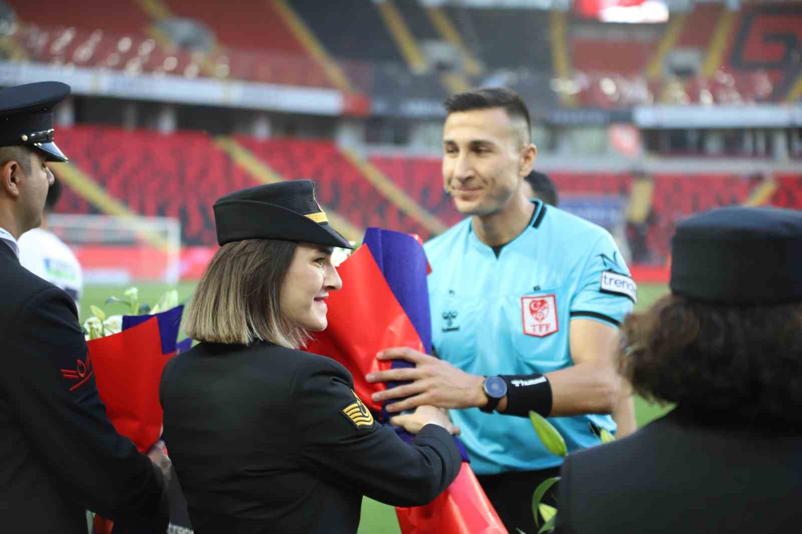 Trendyol Süper Lig: Gaziantep FK: 1 - Kasımpaşa: 0 (Maç devam ediyor) 