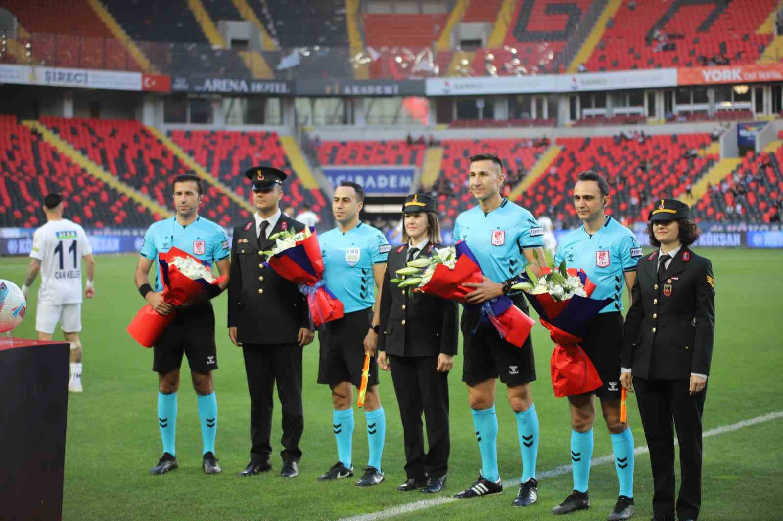 Trendyol Süper Lig: Gaziantep FK: 1 - Kasımpaşa: 0 (Maç devam ediyor) 