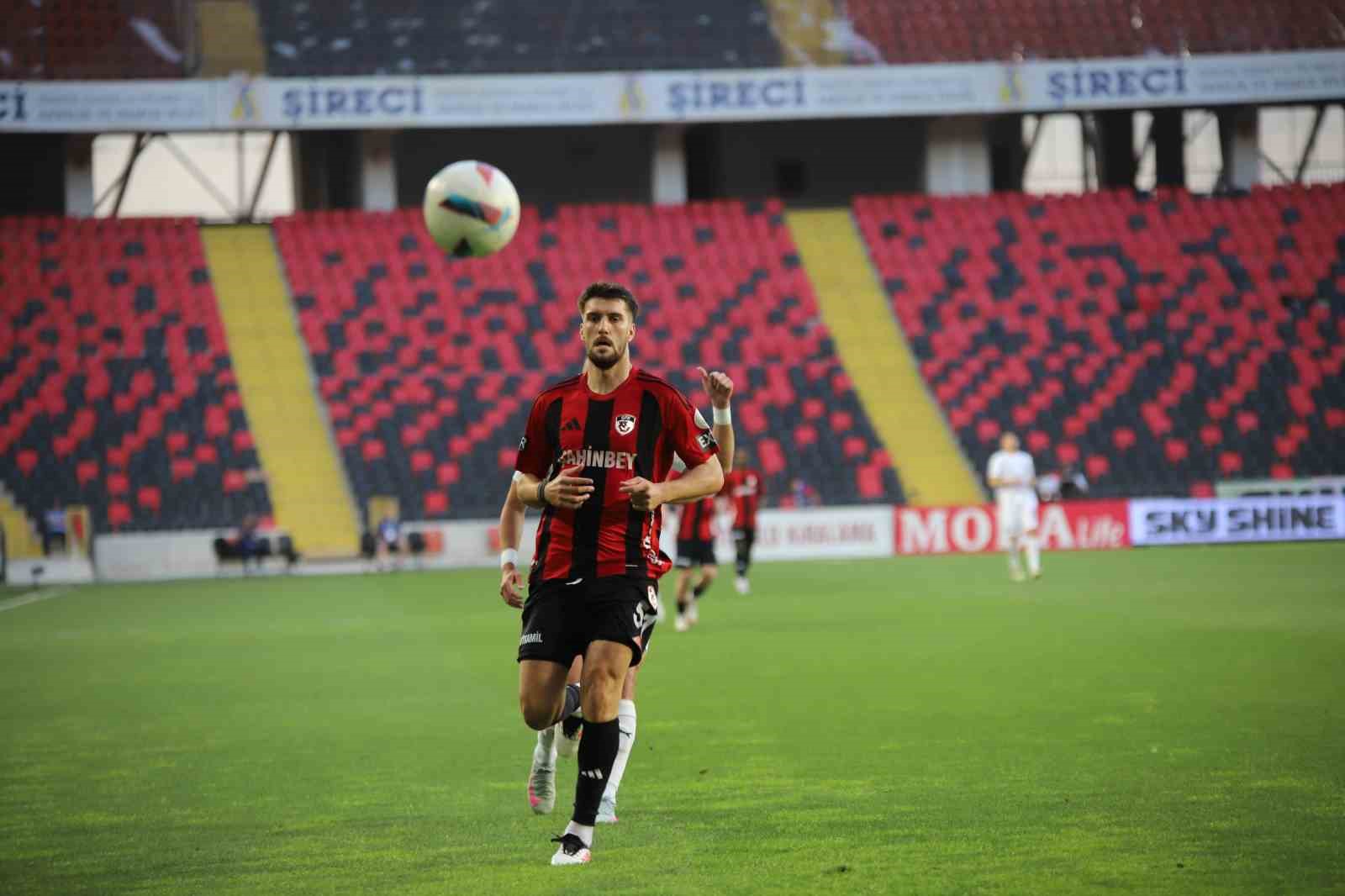 Trendyol Süper Lig: Gaziantep FK: 1 - Kasımpaşa: 0 (Maç devam ediyor) 