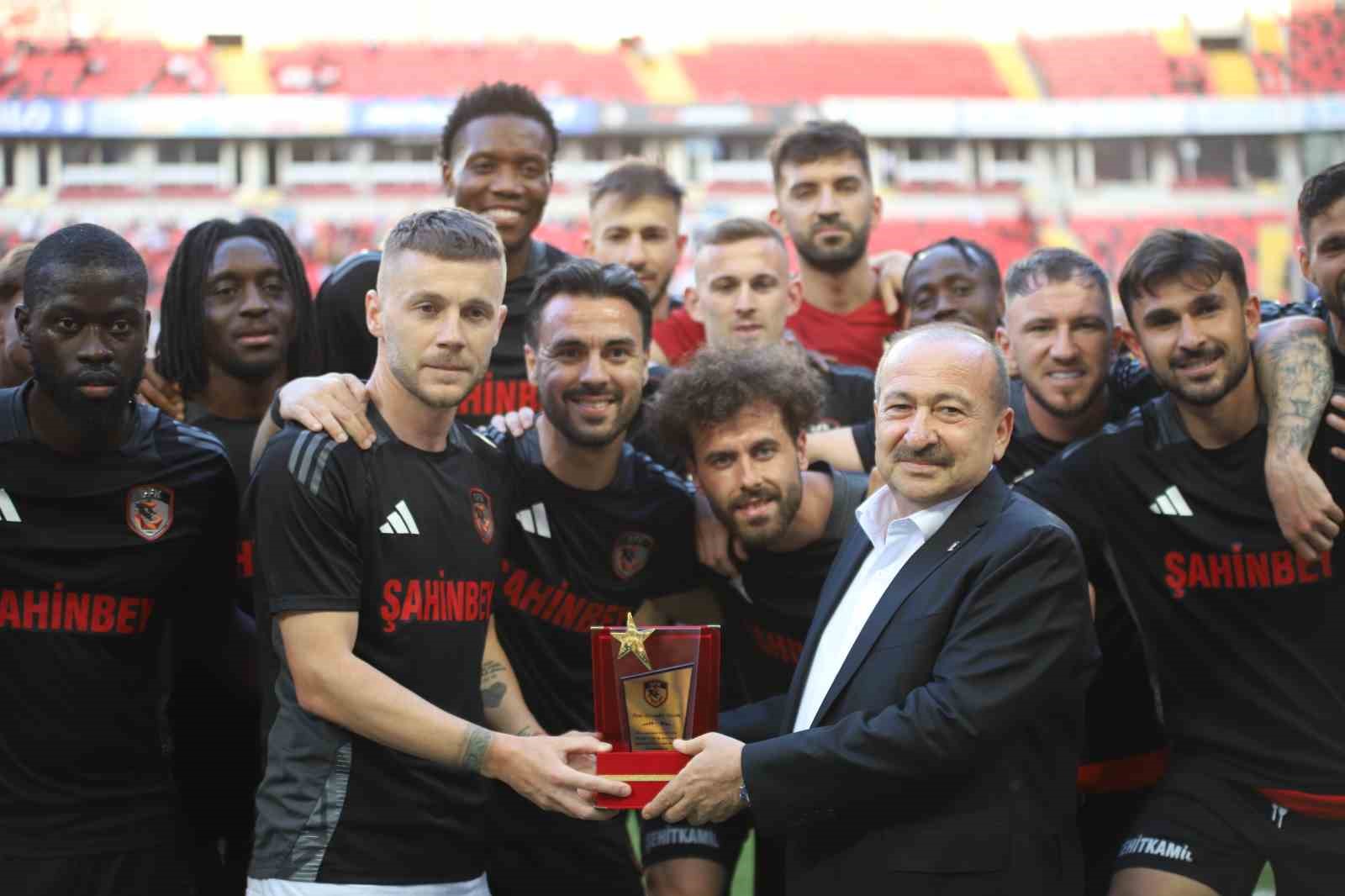 Trendyol Süper Lig: Gaziantep FK: 1 - Kasımpaşa: 0 (Maç devam ediyor) 