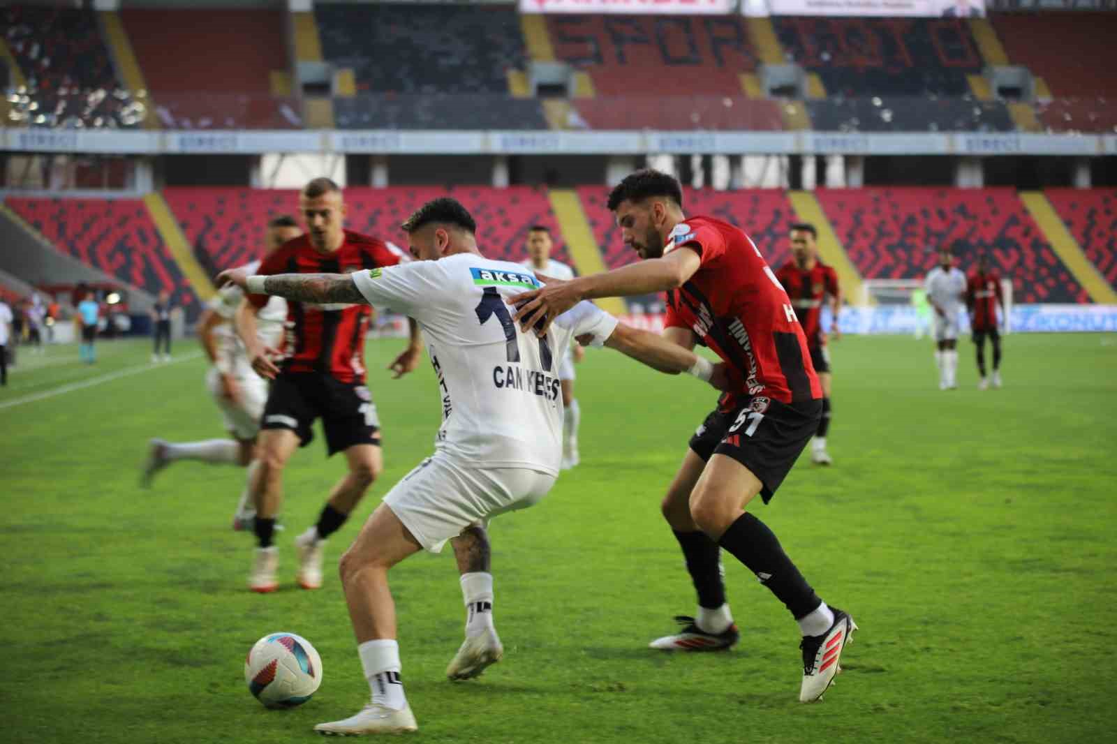 Trendyol Süper Lig: Gaziantep FK: 1 - Kasımpaşa: 0 (Maç devam ediyor) 