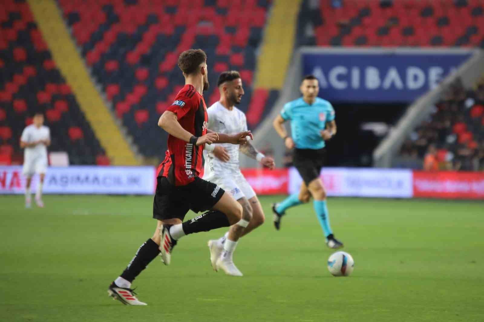 Trendyol Süper Lig: Gaziantep FK: 1 - Kasımpaşa: 0 (Maç devam ediyor) 