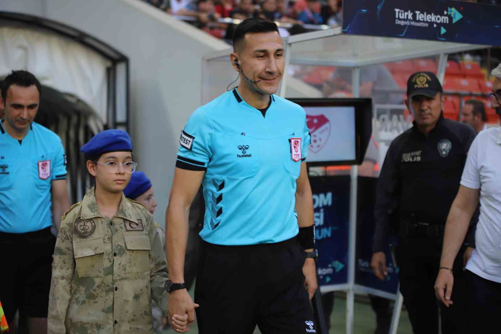 Trendyol Süper Lig: Gaziantep FK: 1 - Kasımpaşa: 0 (Maç devam ediyor) 