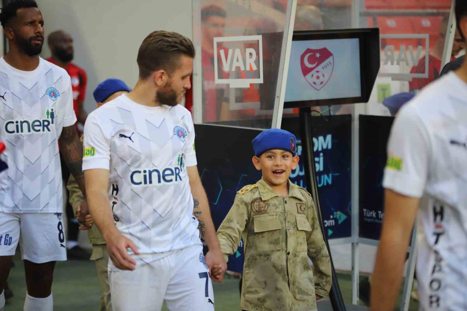 Trendyol Süper Lig: Gaziantep FK: 1 - Kasımpaşa: 0 (Maç devam ediyor) 