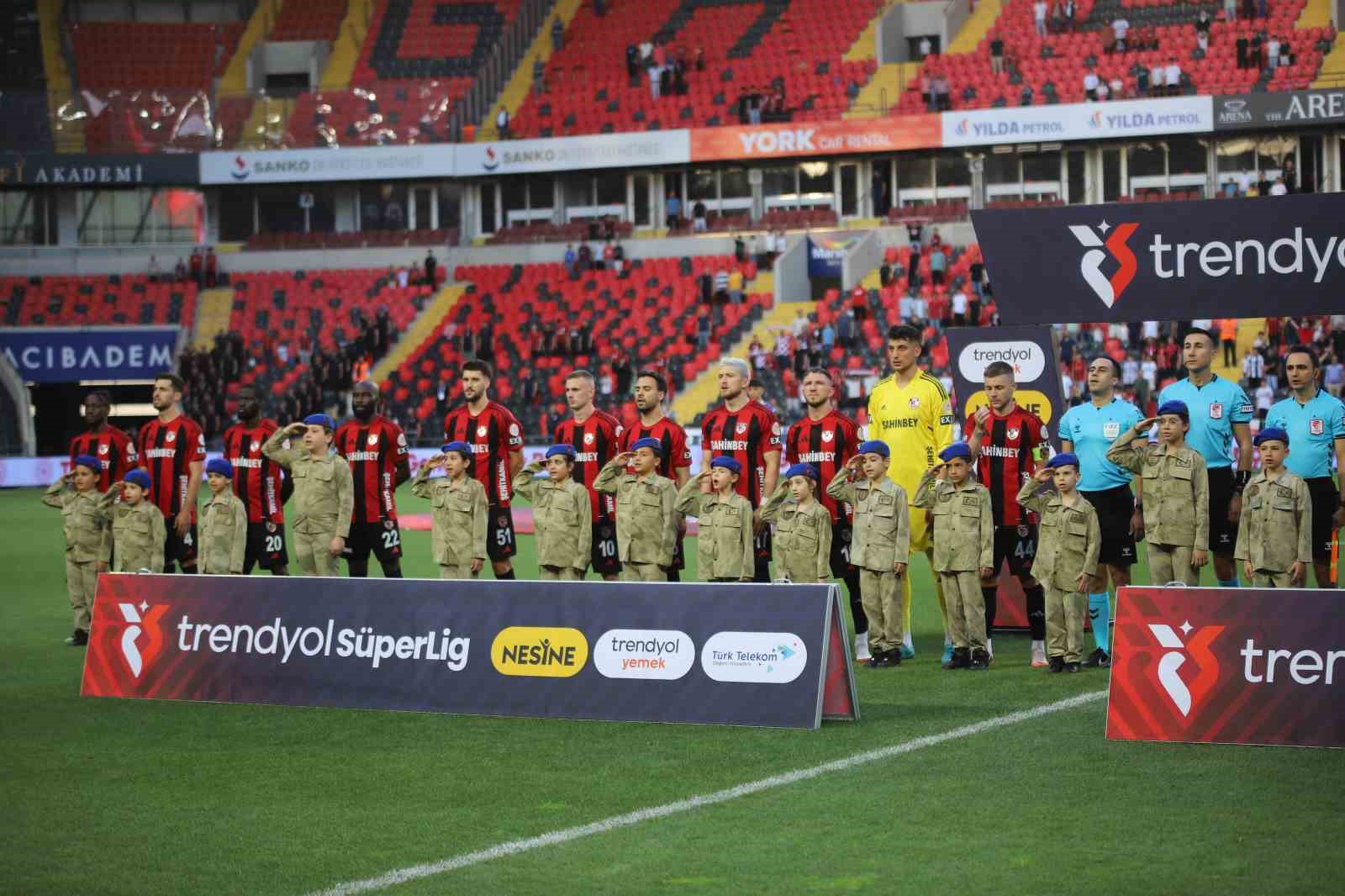 Trendyol Süper Lig: Gaziantep FK: 1 - Kasımpaşa: 0 (Maç devam ediyor) 
