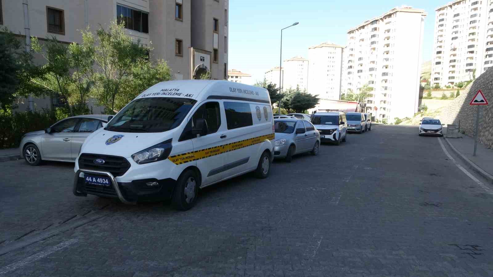 Malatya’da yaşlı adam evinde başından vurulmuş halde bulundu