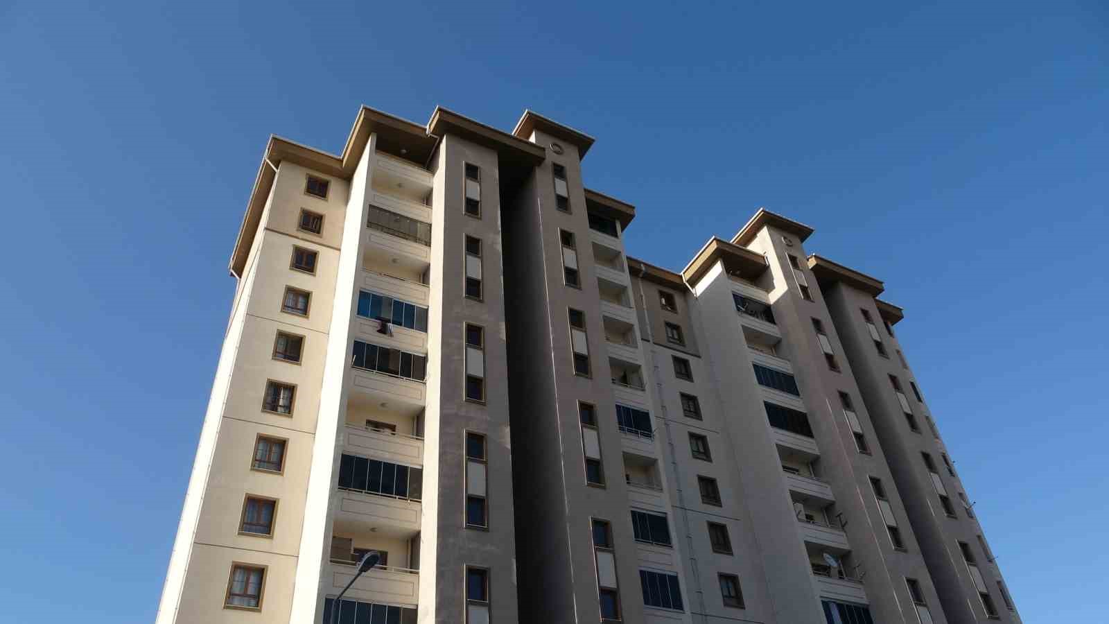 Malatya’da yaşlı adam evinde başından vurulmuş halde bulundu 
