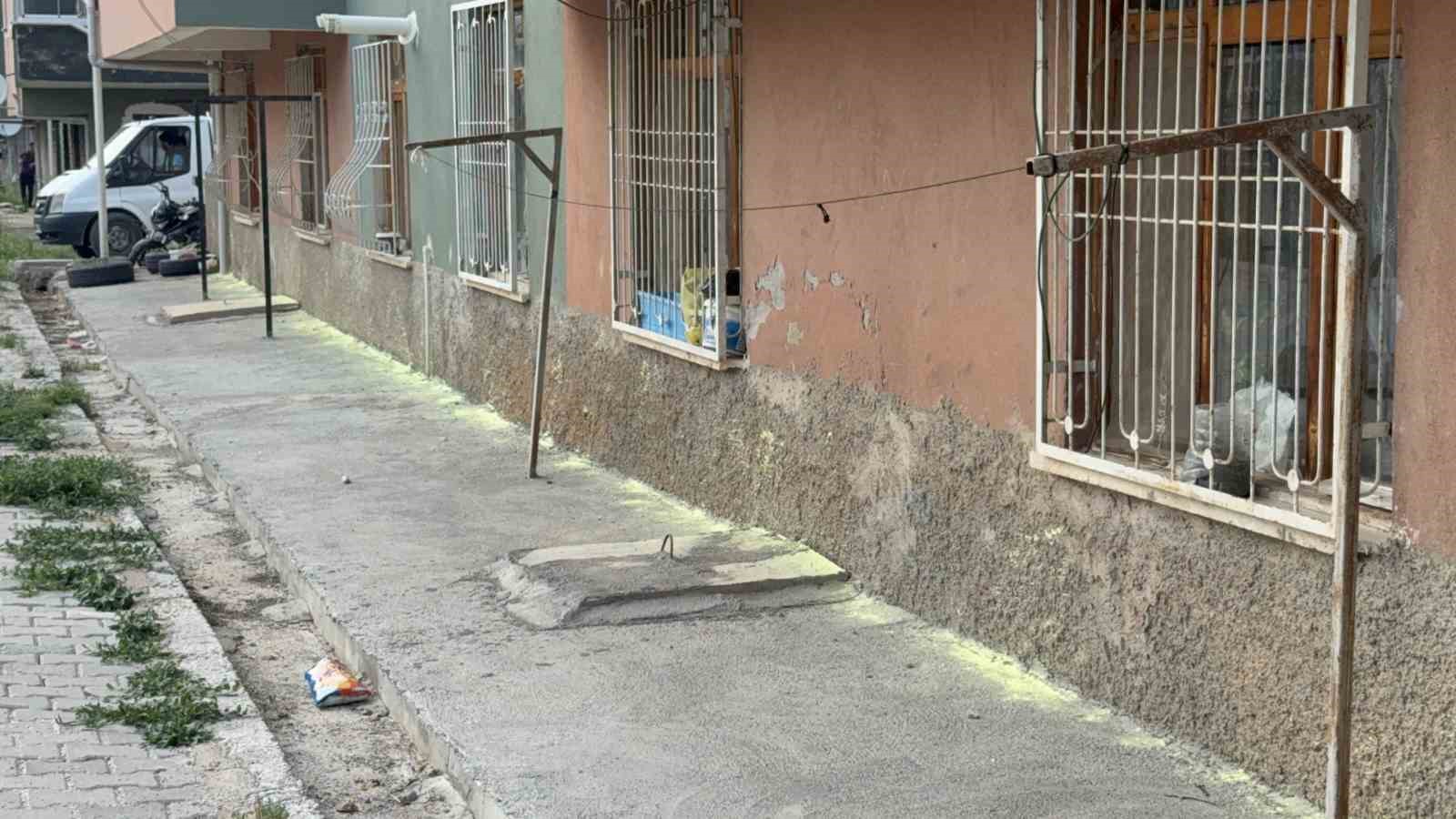 Tokat’ta iki kadının fareleri kaçırmak için yaptığı şok ettirdi!