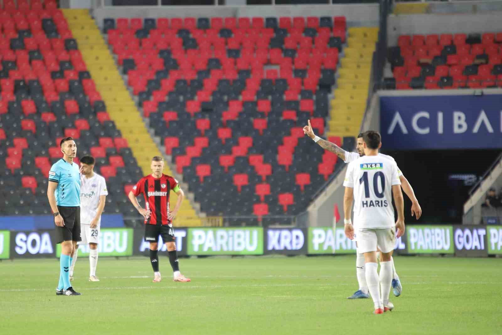 Trendyol Süper Lig: Gaziantep FK: 2 - Kasımpaşa: 0 (İlk yarı) 