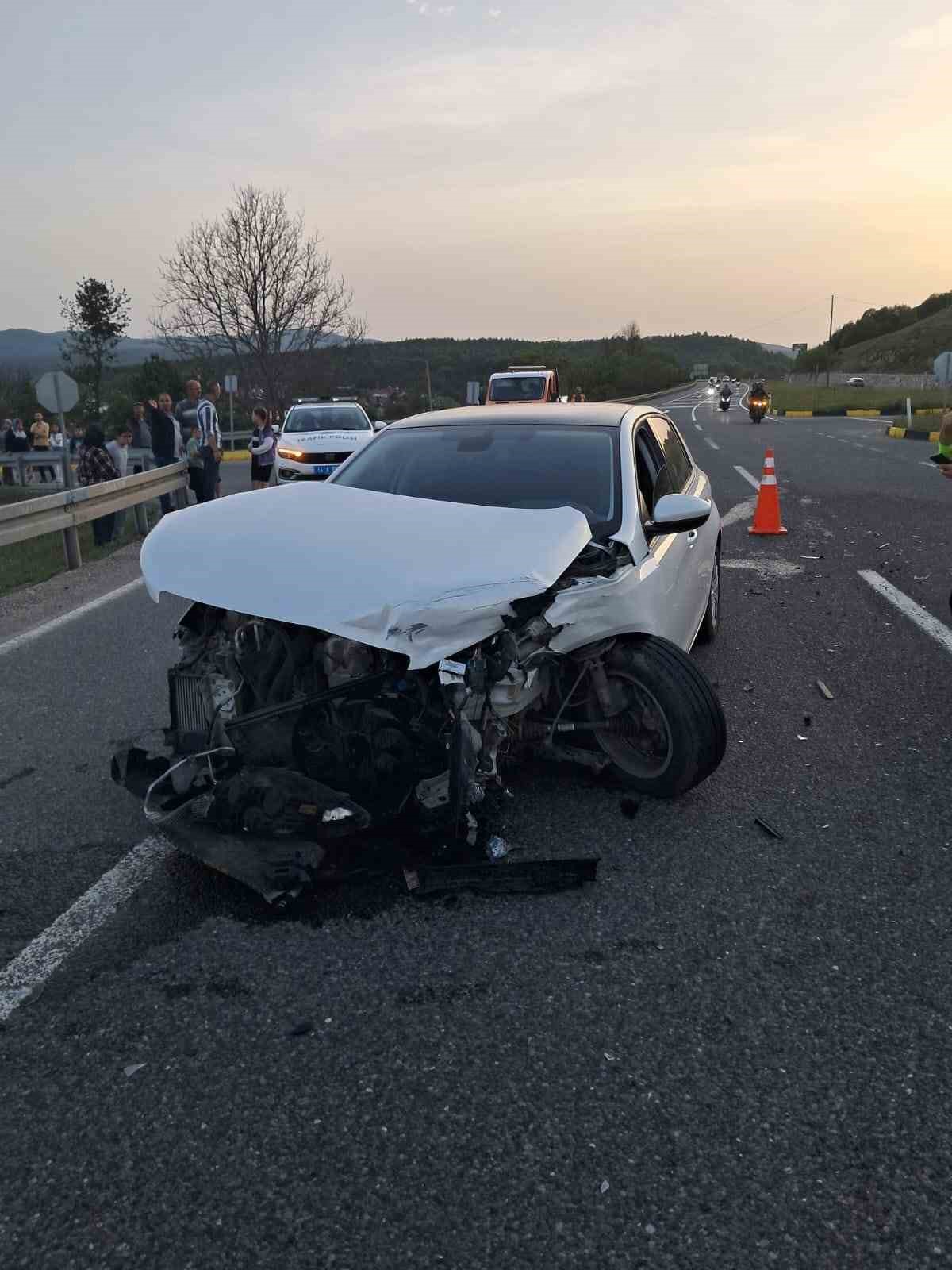 Bolu’da iki otomobil çarpıştı: 2 yaralı