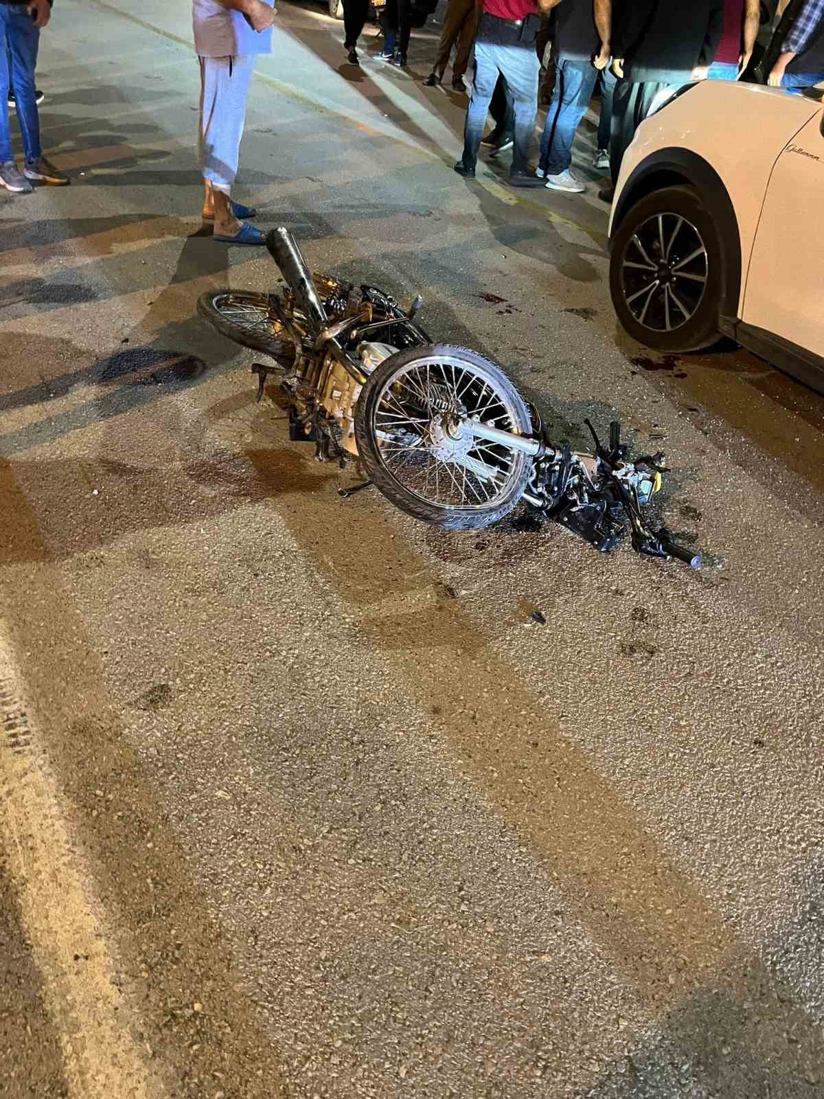 Motosiklet kazasında ağır yaralanan genç yaşam savaşını kaybetti 