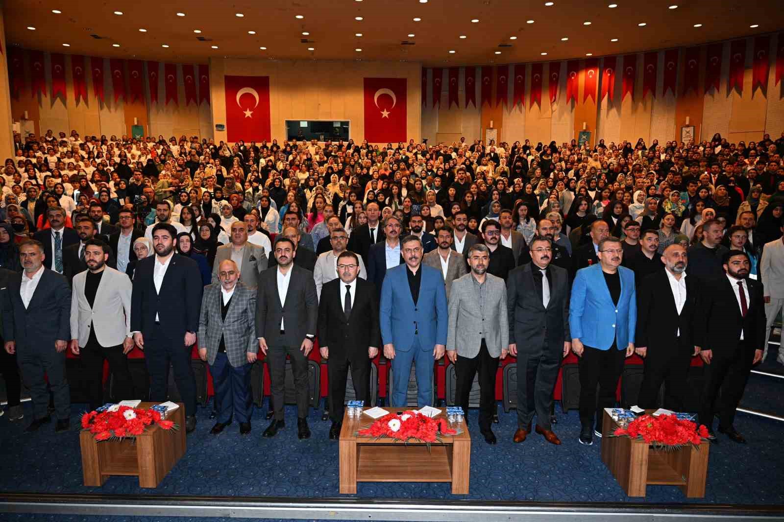 Türkiye Gençlik Vakfı’nın genel kuruluna yoğun ilgi 
