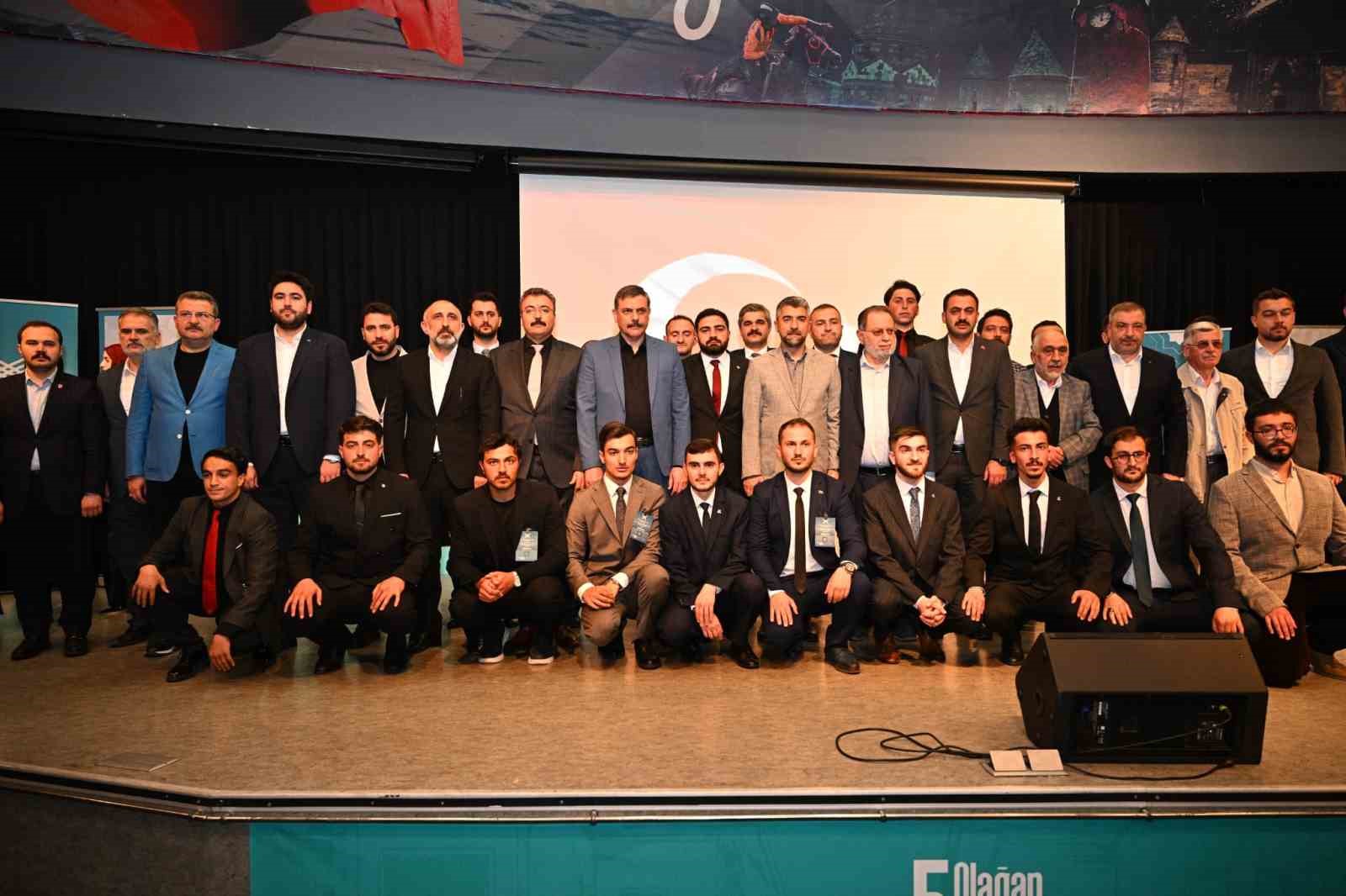 Türkiye Gençlik Vakfı’nın genel kuruluna yoğun ilgi 