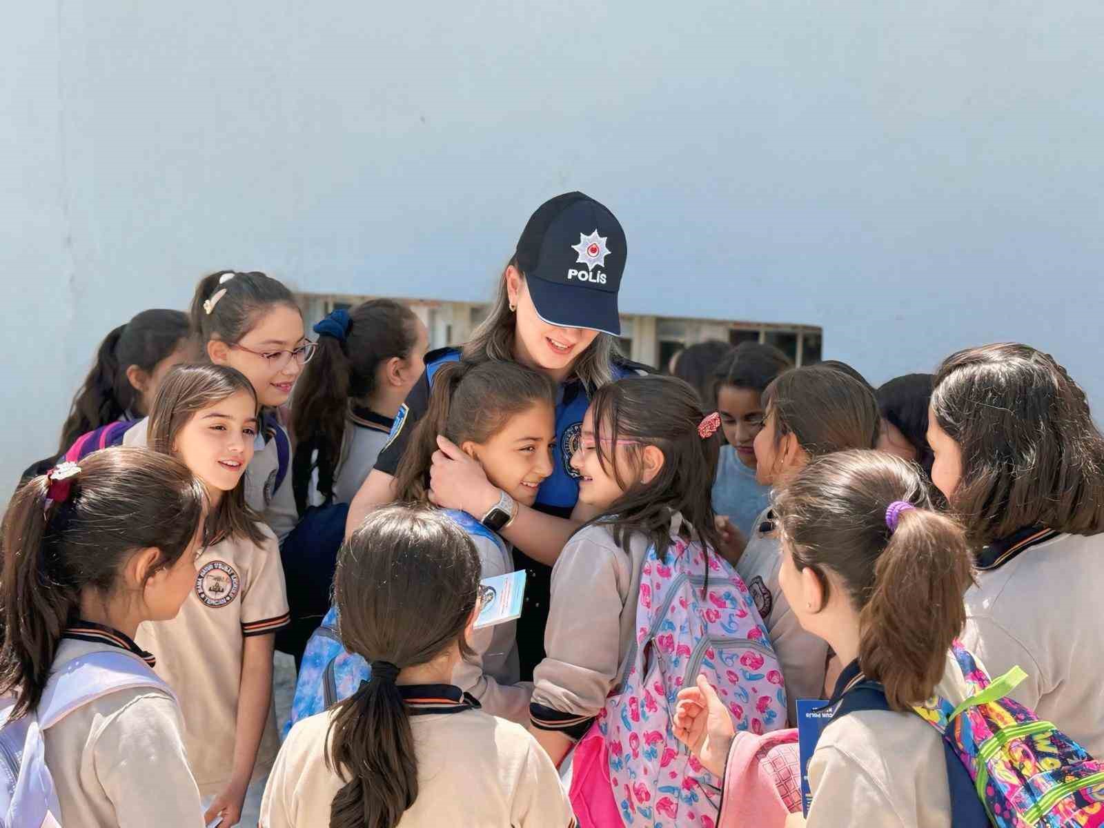 TDP polisleri Tercan’da bilgilendirmede bulundu 