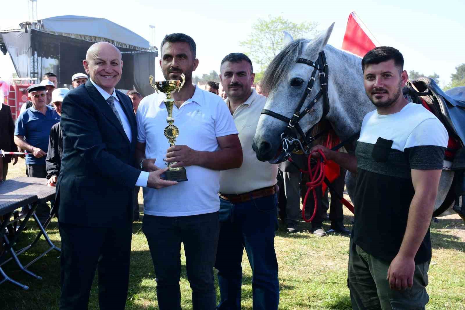 Sakarlı Hıdırellez Festivali’nde Rahvan At Yarışları coşkusu 