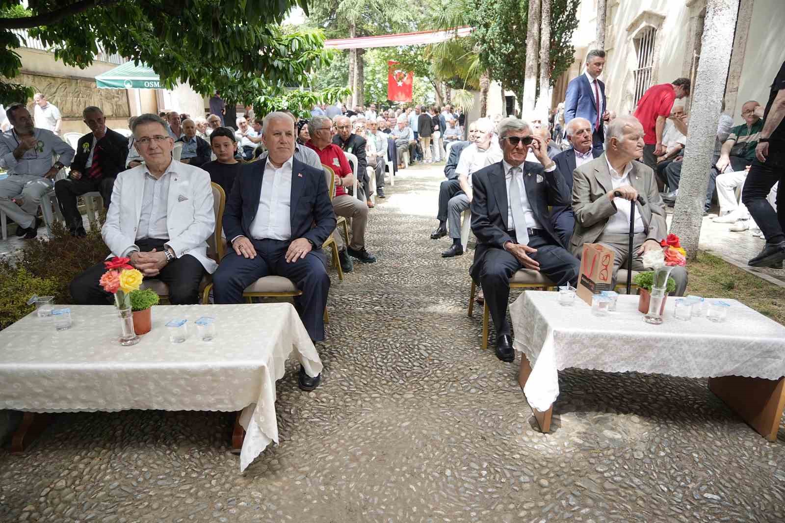 Eski mezunlar pilav gününde buluştu 