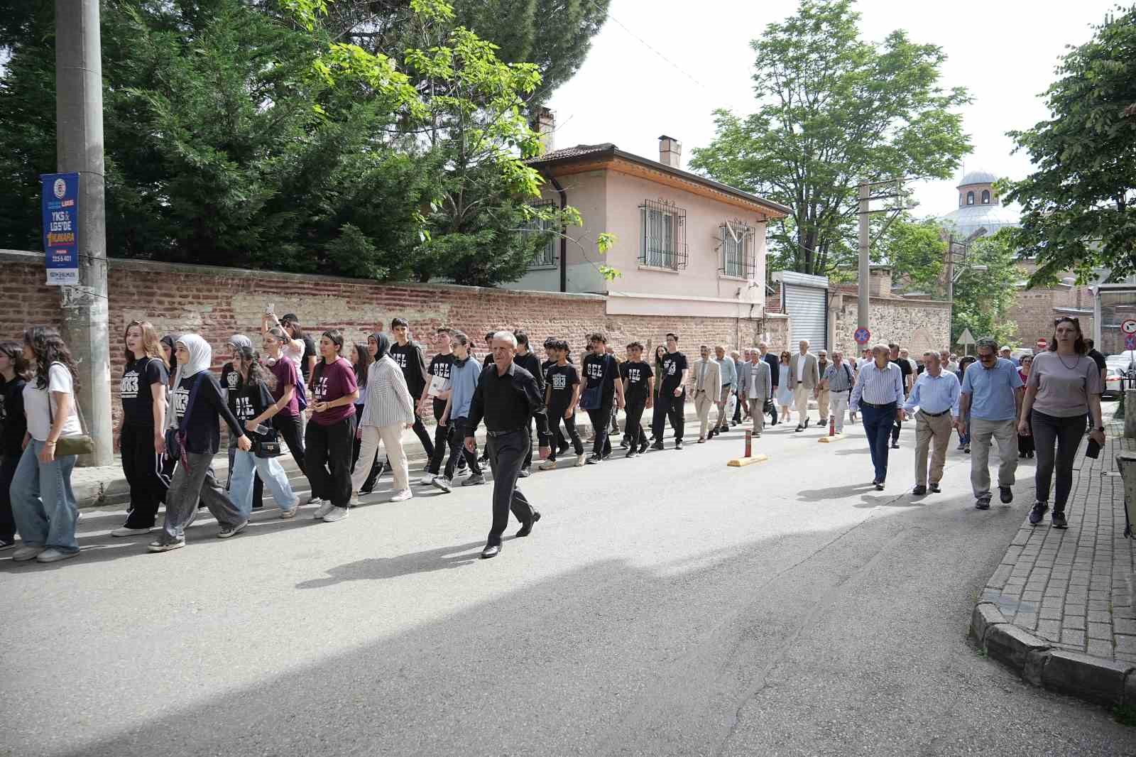 Eski mezunlar pilav gününde buluştu 