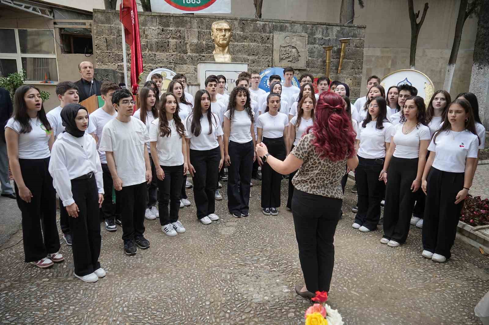 Eski mezunlar pilav gününde buluştu 