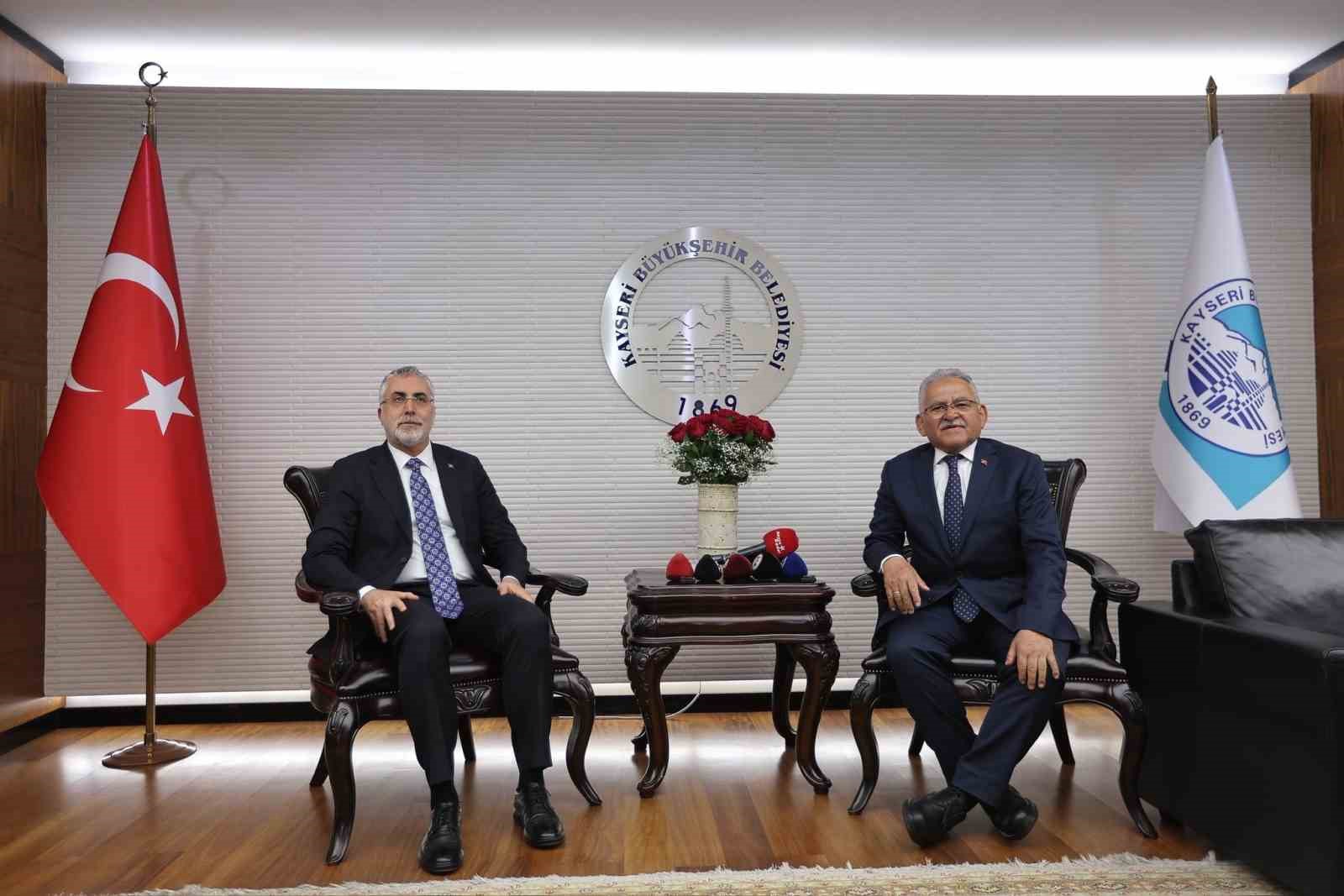 Bakan Işıkhan’dan Başkan Büyükkılıç’a ziyaret 