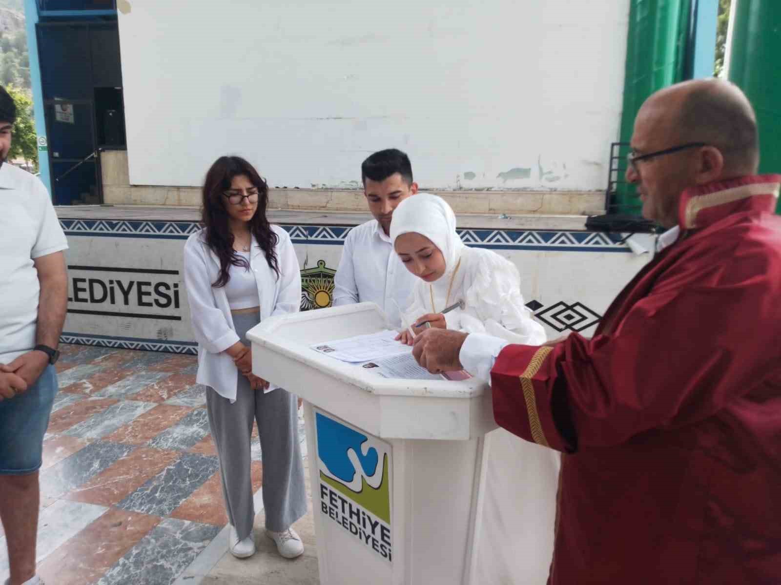 Fethiye’de 25 Mayıs tarihli nikah çılgınlığı 