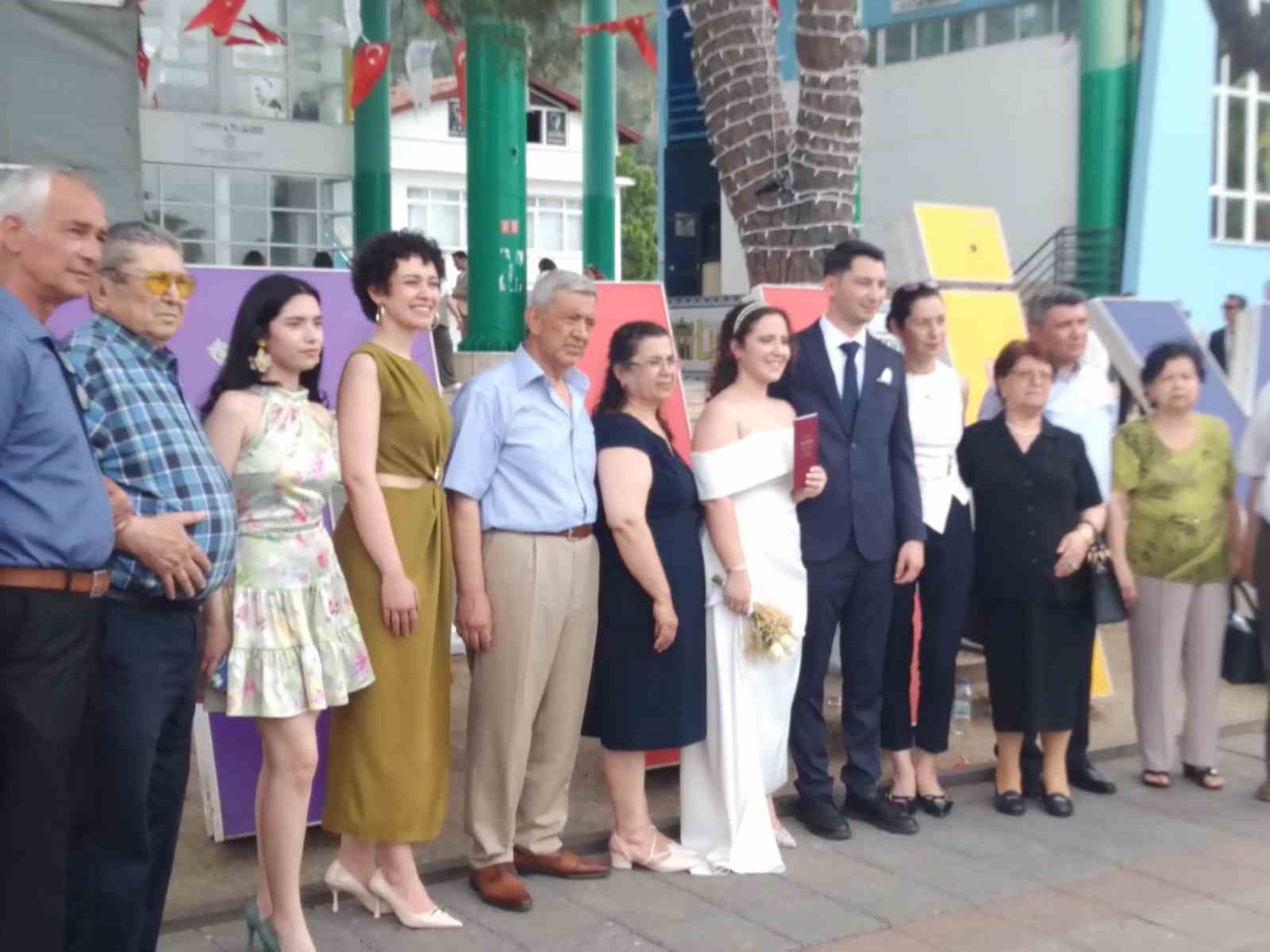 Fethiye’de 25 Mayıs tarihli nikah çılgınlığı 