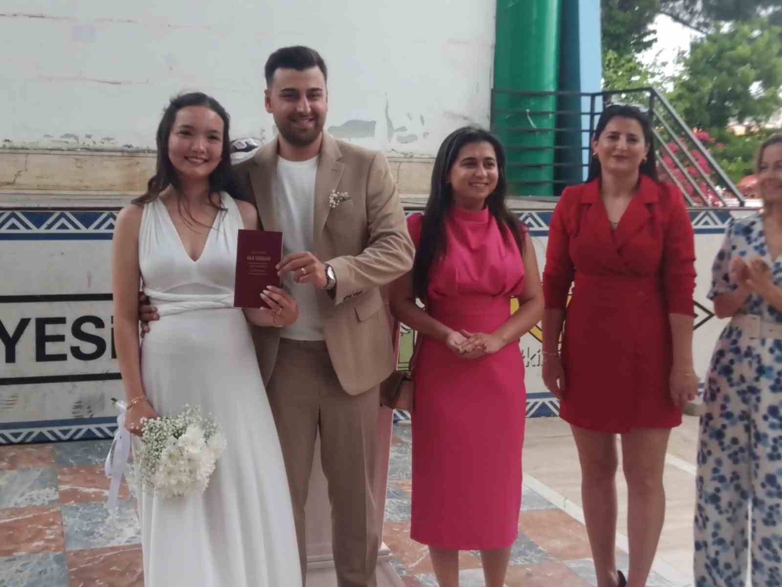 Fethiye’de 25 Mayıs tarihli nikah çılgınlığı 