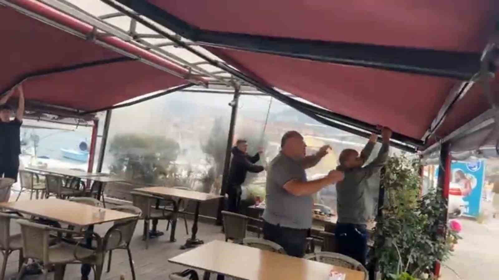 Turistik ilçede fırtına tozu dumana kattı 