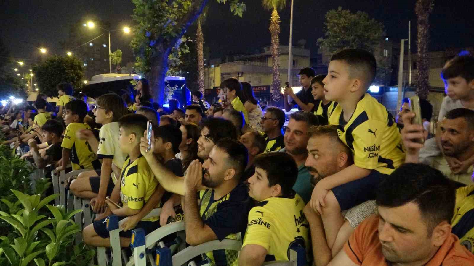 Fenerbahçe Mersin’e geldi 