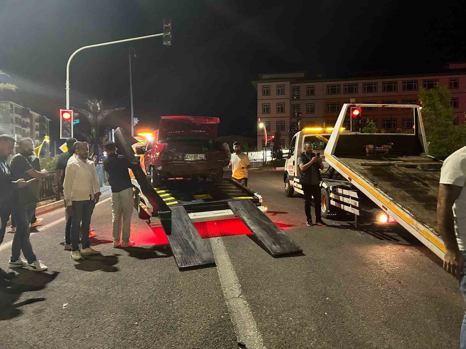 Bingöl’de zincirleme kaza: 6 yaralı 
