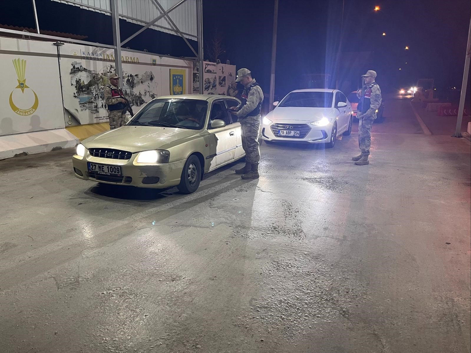 Kilis’te aranan 24 şahıs Jandarma tarafından yakalandı 