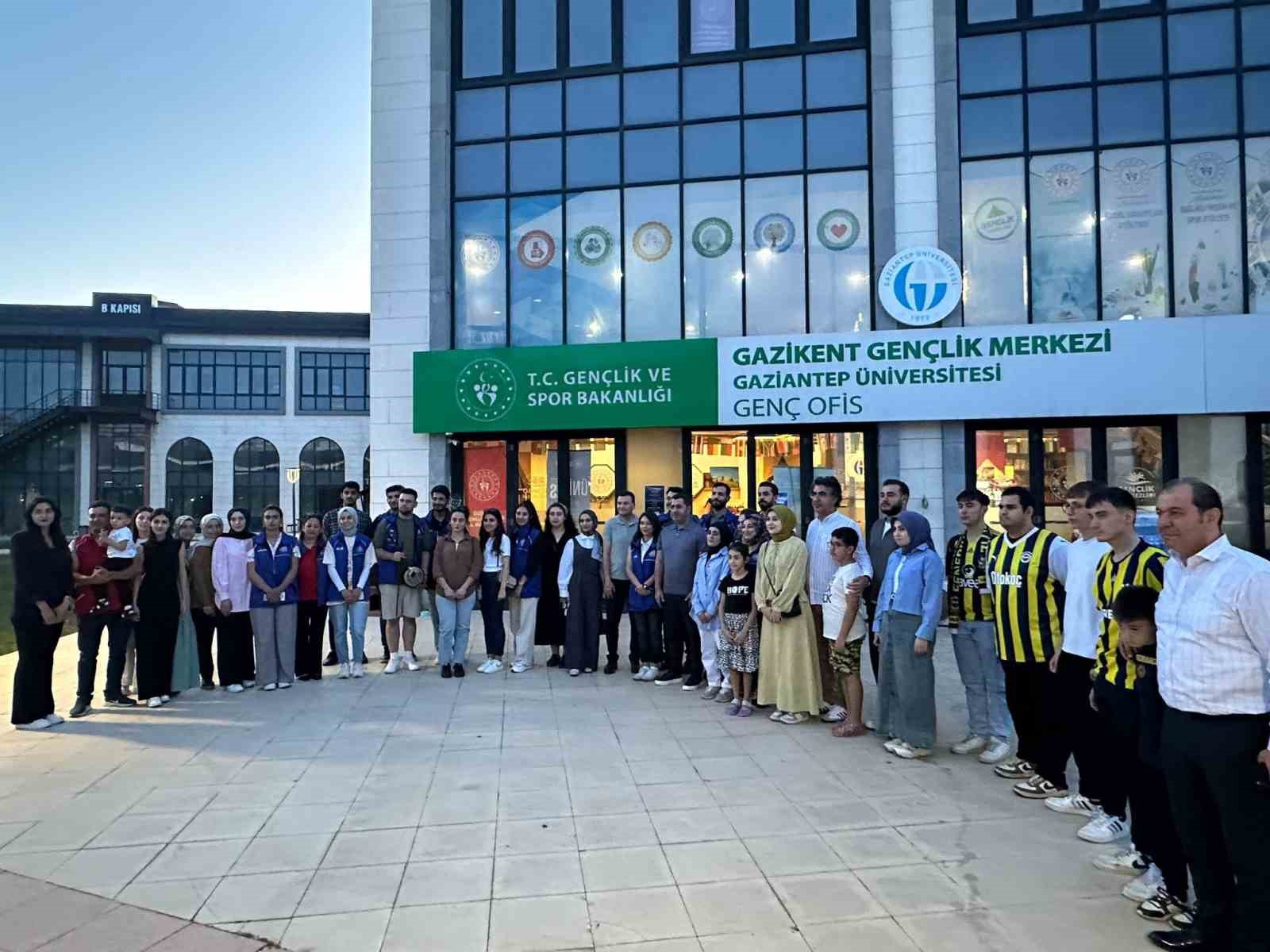 Milletvekili Bozgeyik üniversiteli gençlerle buluştu 
