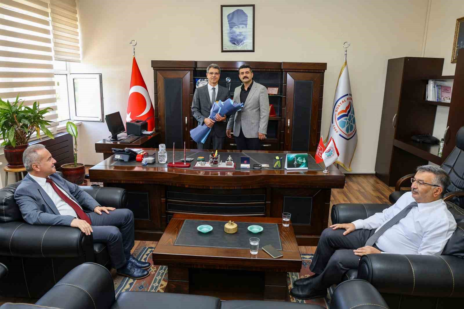 BUÜ’de görev değişimleri 