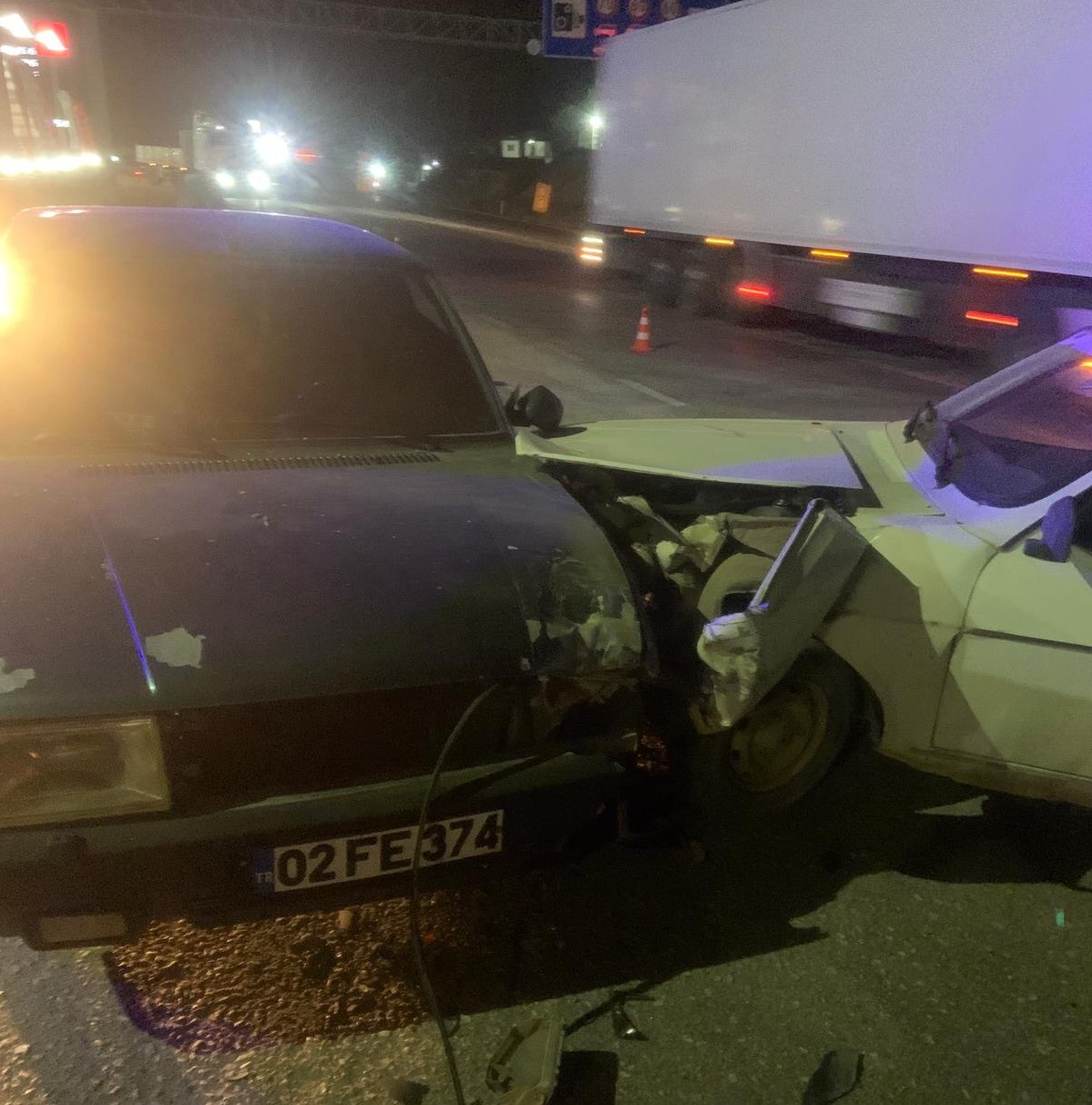 Adıyaman’da, iki otomobil çarpıştı: 5 yaralı 