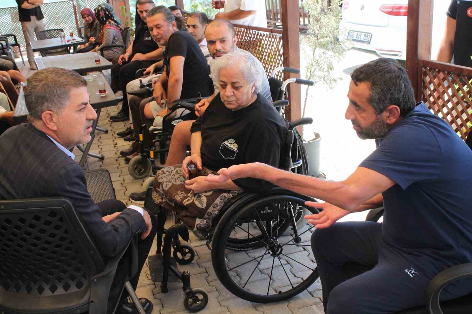 Milletvekili Şan, konteyner kentte vatandaşları dinledi 