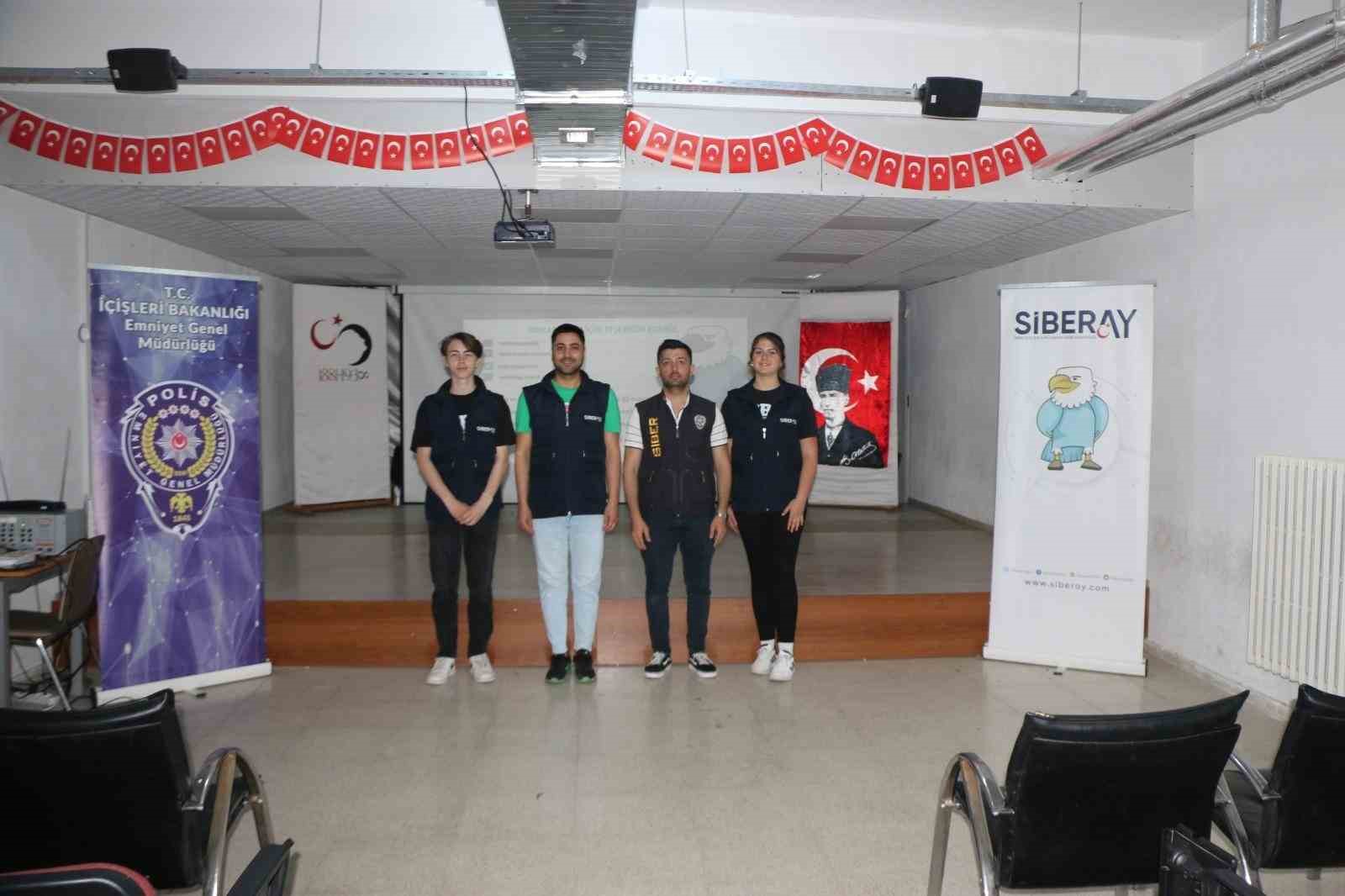 Tekirdağ’da lise öğrencilerine siber güvenlik eğitimi 