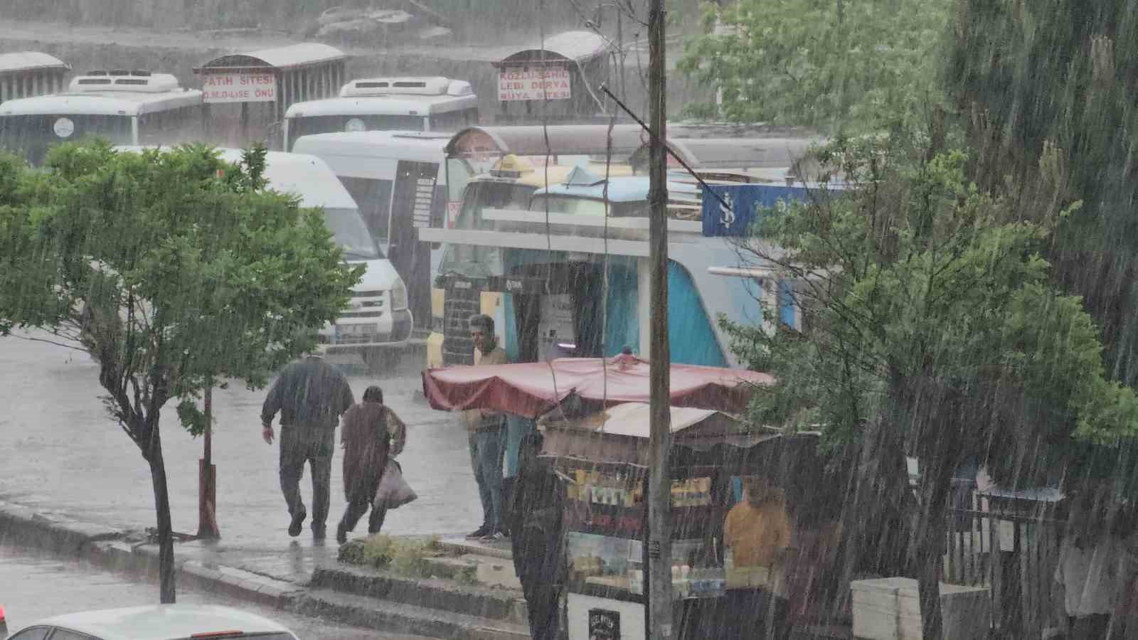 Zonguldak’ta sağanak hazırlıksız yakaladı 