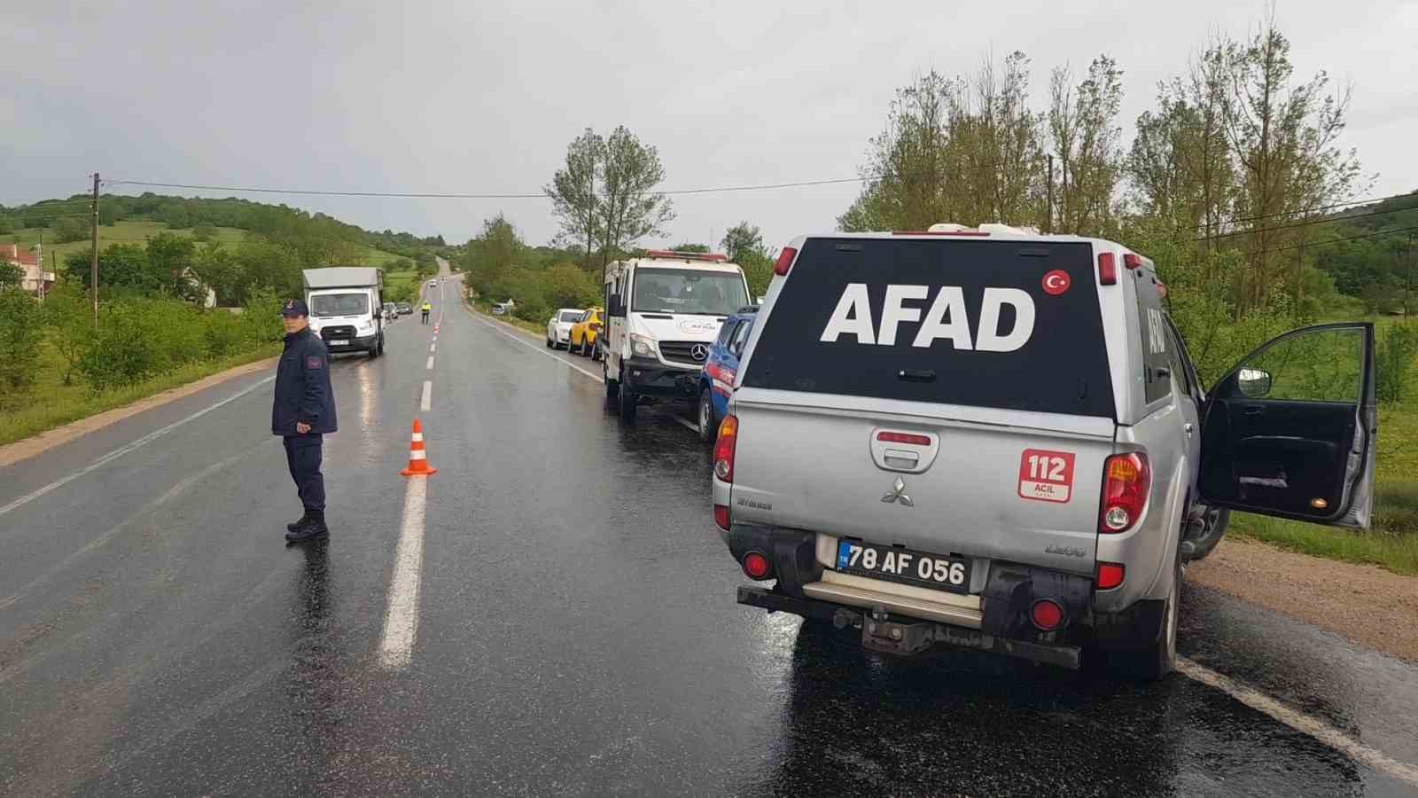 Karabük’te 4 araçlı zincirleme kaza: 1’i ağır 9 yaralı 