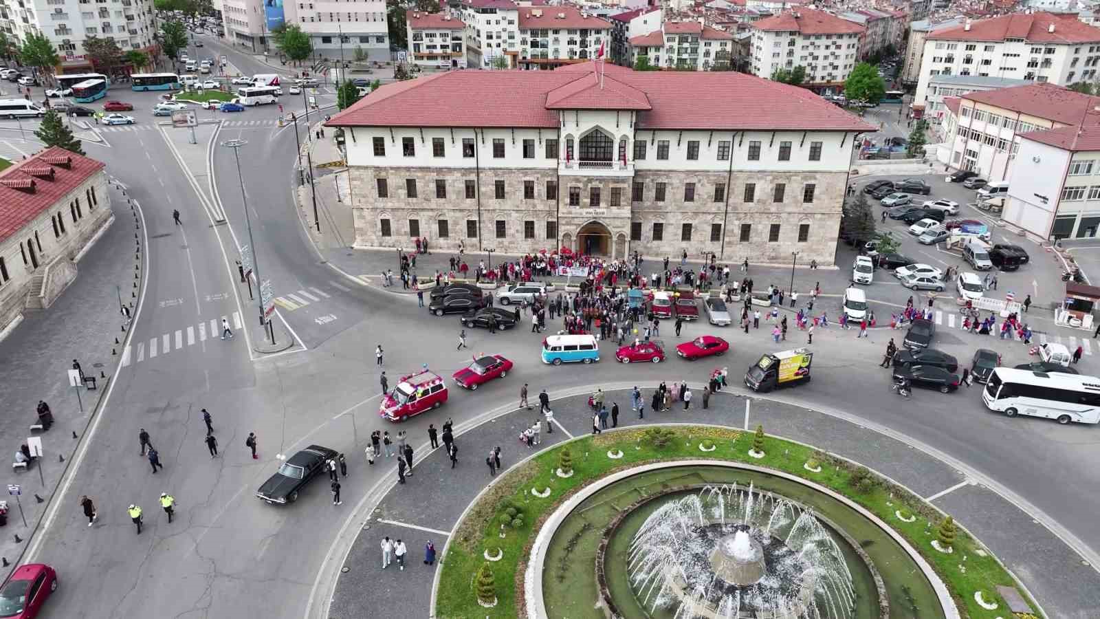 Sivas Uluslararası Film Festivali, kortej yürüyüşü ile başladı 
