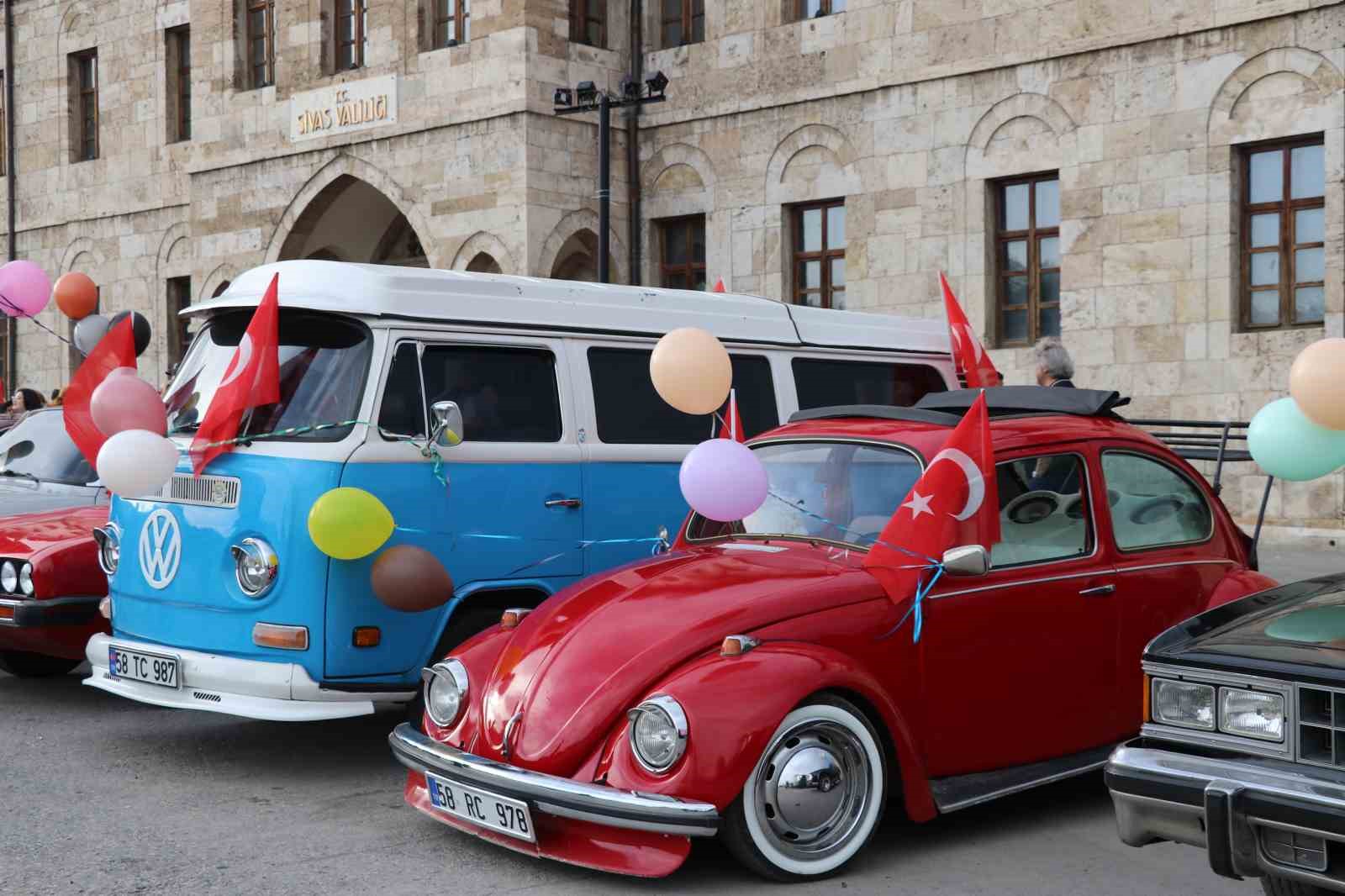 Sivas Uluslararası Film Festivali, kortej yürüyüşü ile başladı 