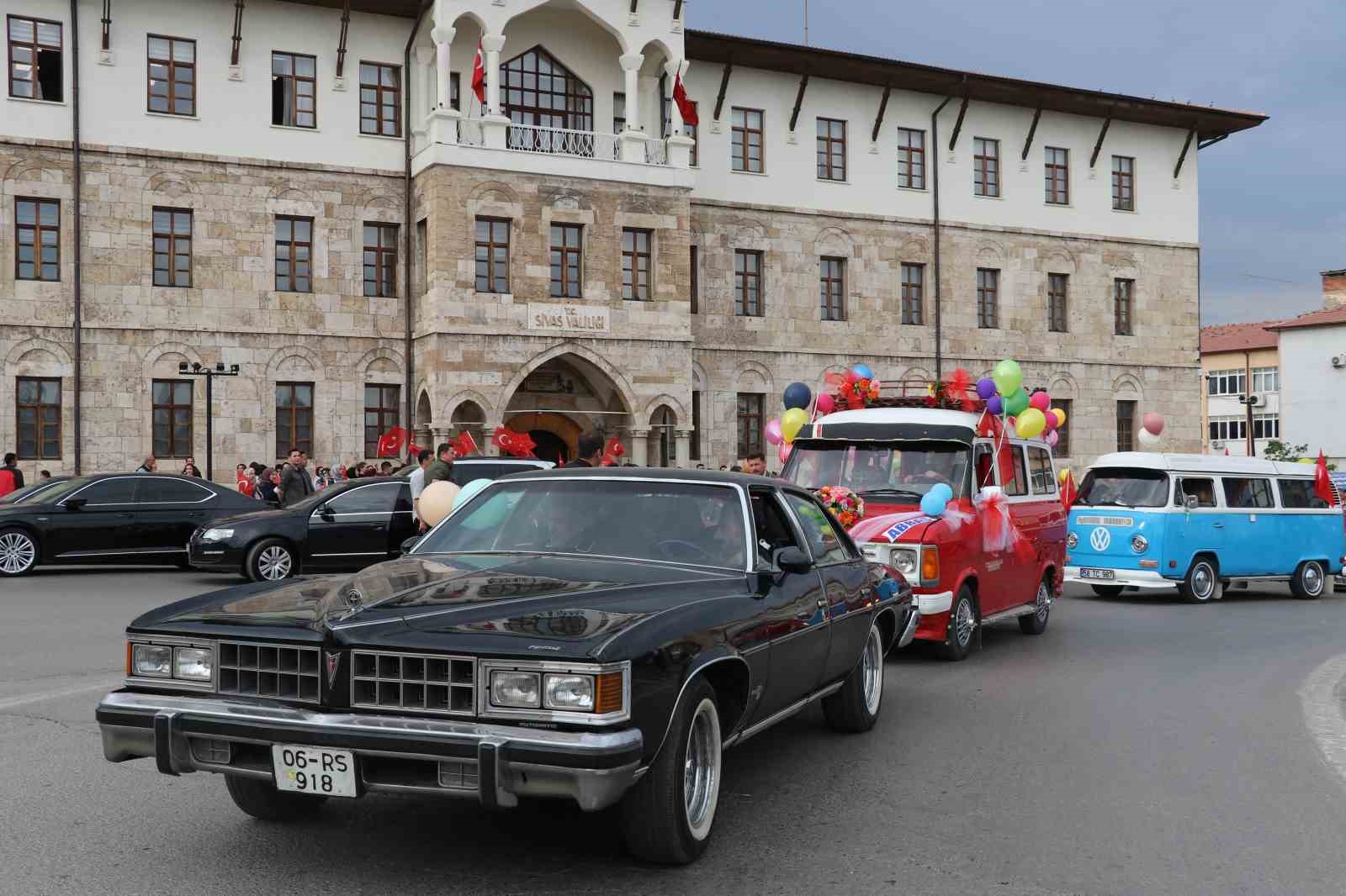 Sivas Uluslararası Film Festivali, kortej yürüyüşü ile başladı 