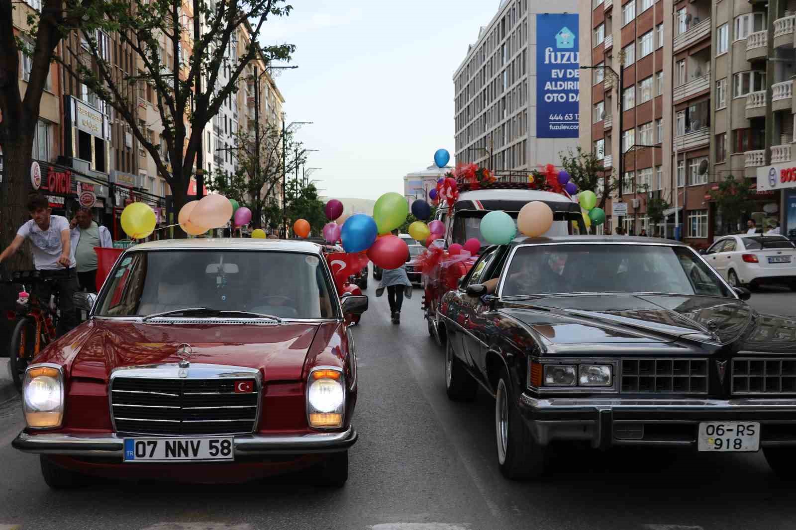 Sivas Uluslararası Film Festivali, kortej yürüyüşü ile başladı 