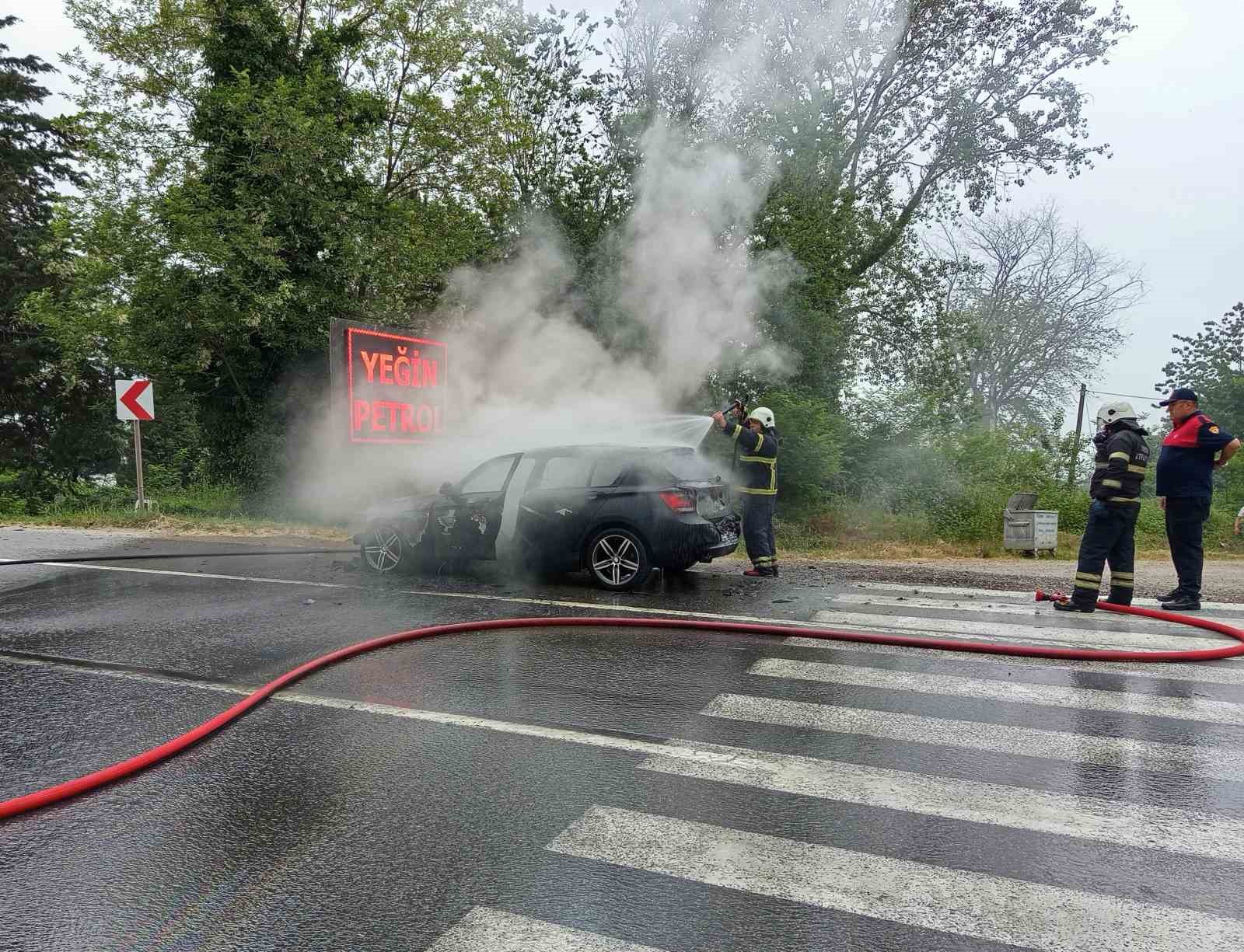 Ordu’da seyir halindeki otomobilde yangın çıktı 